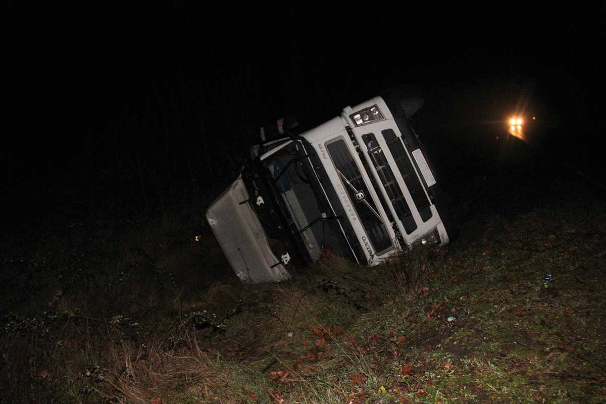 Ανατροπή νταλίκας στην Καλαμπάκας-Ιωαννίνων – ΦΩΤΟ