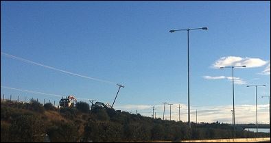 Λύγισαν κολώνες της ΔΕΗ από τον αέρα στη Θεσσαλονίκη – ΦΩΤΟ