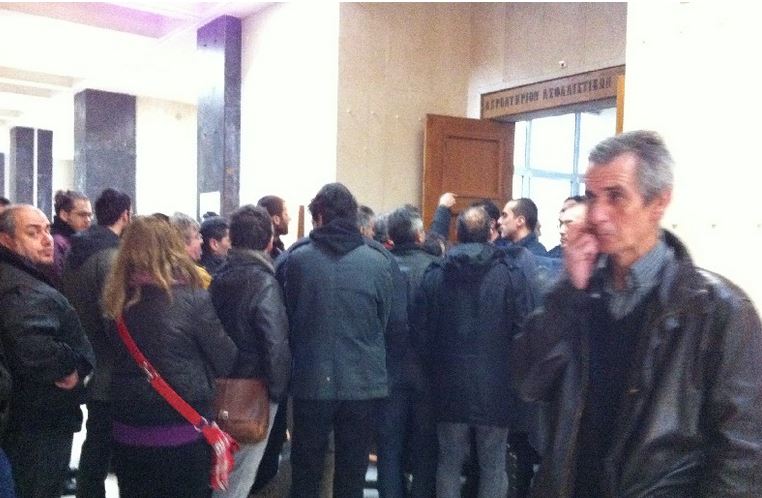 Θεσσαλονίκη: Ένταση στη δίκη για τους πλειστηριασμούς – ΦΩΤΟ