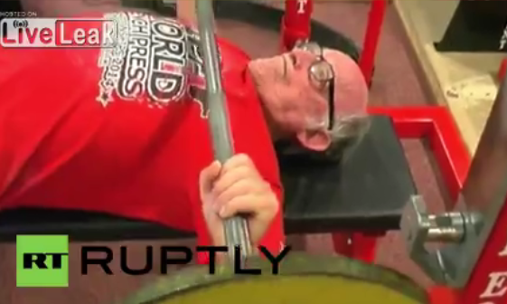 Ο 95χρονος αρσιβαρίστας που σηκώνει 130 κιλά – ΒΙΝΤΕΟ