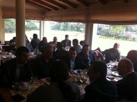 Μεζέδες και κρασάκι για τον Τσίπρα – ΦΩΤΟ