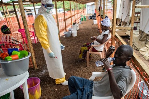 Επιβραδύνεται η εξάπλωση του Έμπολα στη Σιέρα Λεόνε