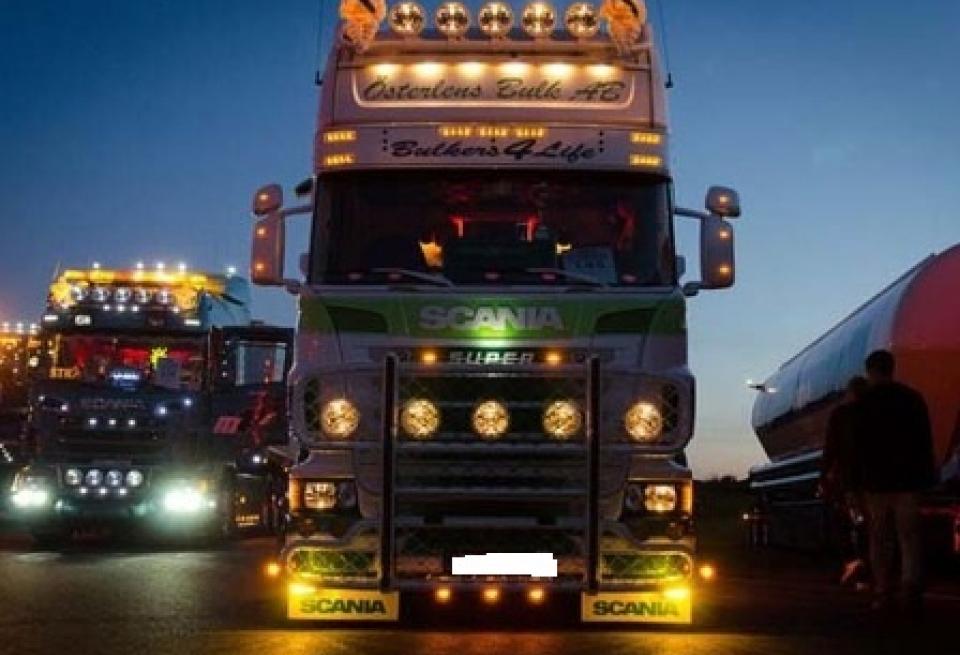 Οδηγός νταλίκας επιτέθηκε με πέτρες στον διοικητή ασφαλείας Πατρών