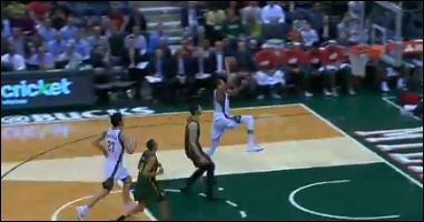 Ο Αντετοκούνμπο “πετάει” σε άμυνα και επίθεση – ΒΙΝΤΕΟ