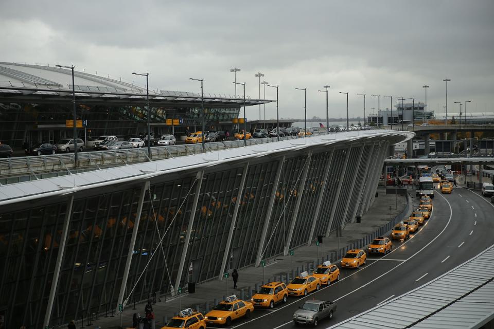 Γέννησε την κόρη της πάνω από τον Ατλαντικό