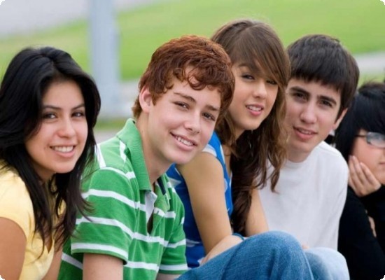Tι αλλάζει στις φιλίες του παιδιού όταν έρχεται η εφηβεία;