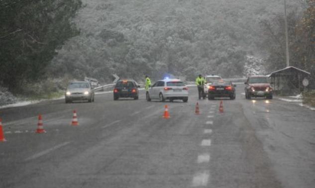 Δείτε ποιοι δρόμοι έχουν κλείσει από τον χιονιά σε όλη τη χώρα