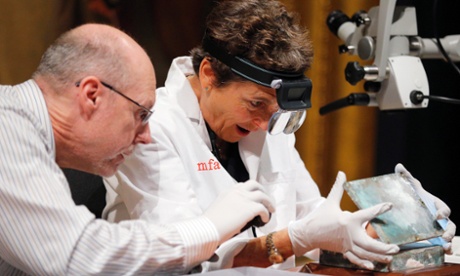 Το περιεχόμενο μιας “χρονοκάψουλας” 220 ετών αποκάλυψαν στη Μασαχουσέτη – ΦΩΤΟ