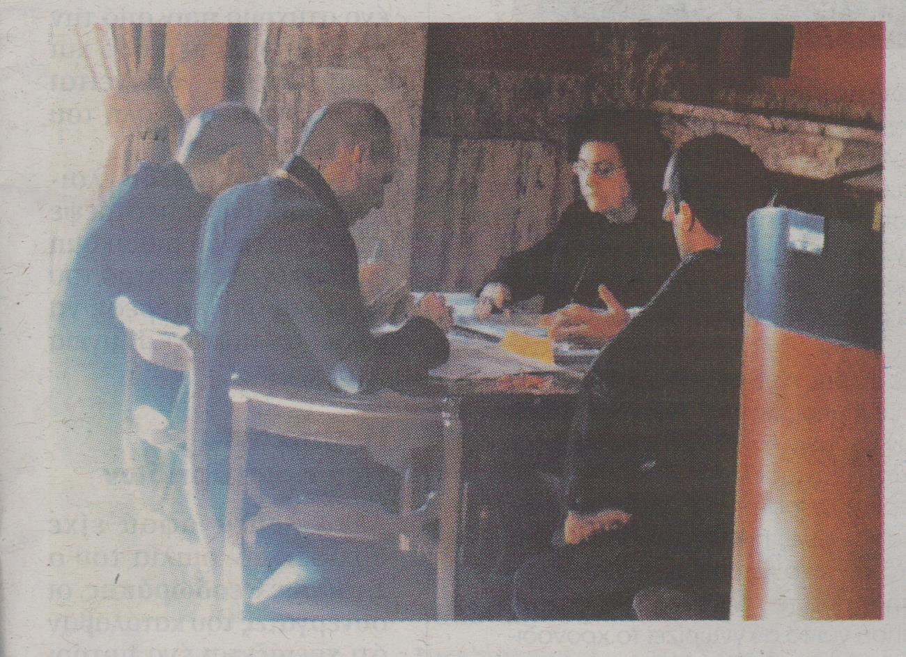 Η πρώτη… μίνι σύσκεψη στο εντευκτήριο της Βουλής – ΦΩΤΟ