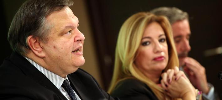 “Ξεκαθάρισμα” ζήτησε η Γεννηματά από τον Βενιζέλο