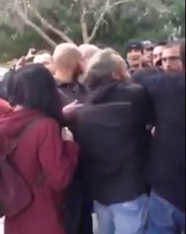 Προσαγωγές σε εκλογικό τμήμα στο Κερατσίνι