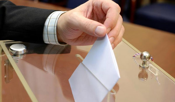 Αυξάνεται η προσέλευση των ψηφοφόρων στην Αθήνα