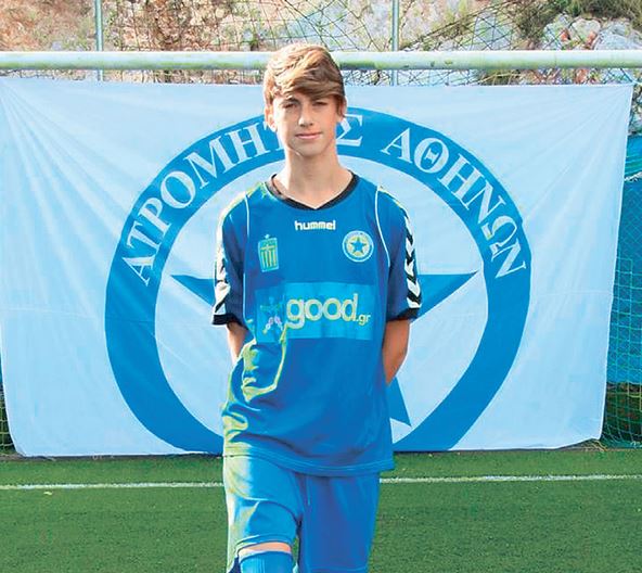 Ο Νικόλας ξέρει μπάλα