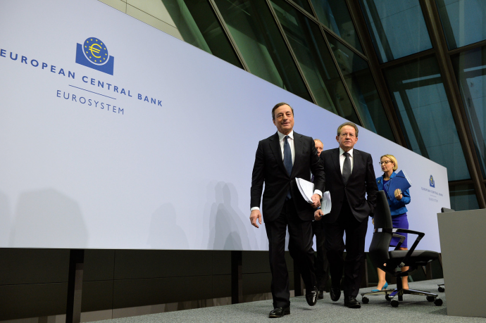 Σταθερά κρατά τα επιτόκια του ευρώ η ΕΚΤ