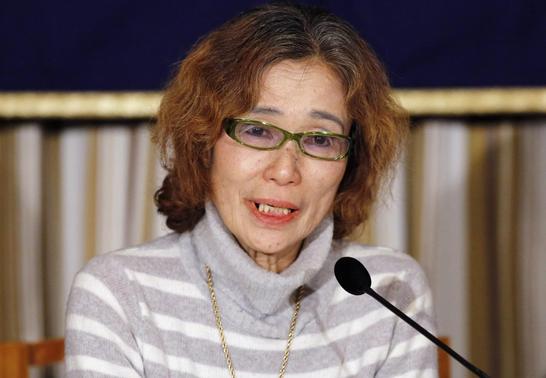 Junko Ishido, mother of Kenji Goto, a Japanese journalist being held captive by Islamic State militants along with another Japanese citizen, speaks during a news conference at the Foreign Correspondents' Club of Japan in Tokyo January 23, 2015.   REUTERS-Toru Hanai