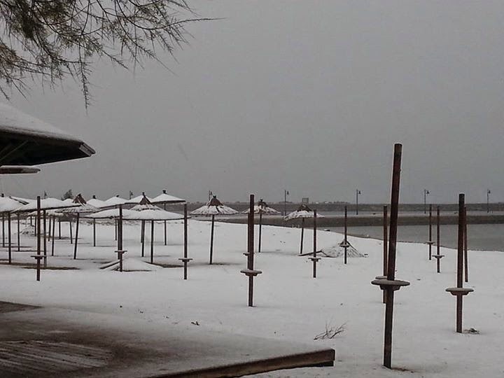 Χιόνια μέχρι το κύμα στην Κάρυστο - Δείτε Φωτογραφίες!