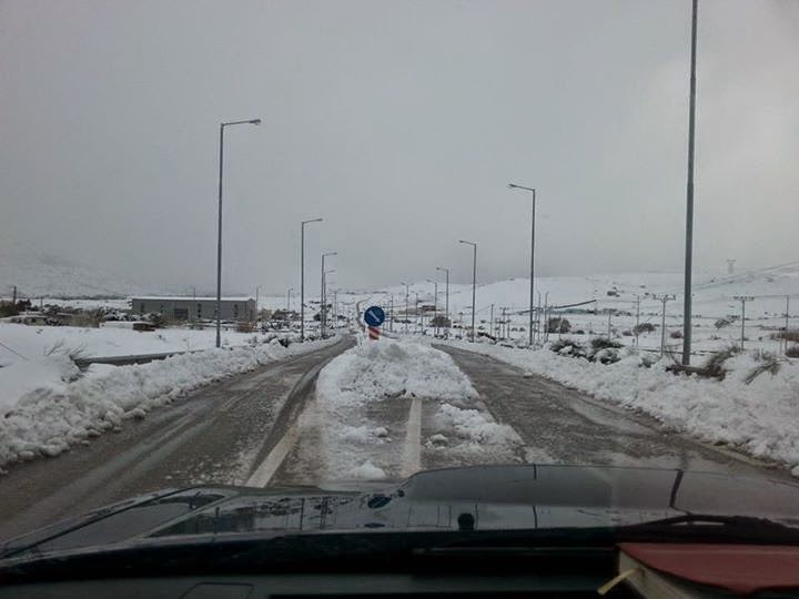 Χιόνια μέχρι το κύμα στην Κάρυστο - Δείτε Φωτογραφίες!