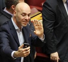 Η selfie του Αμυρά στη Βουλή – ΦΩΤΟ