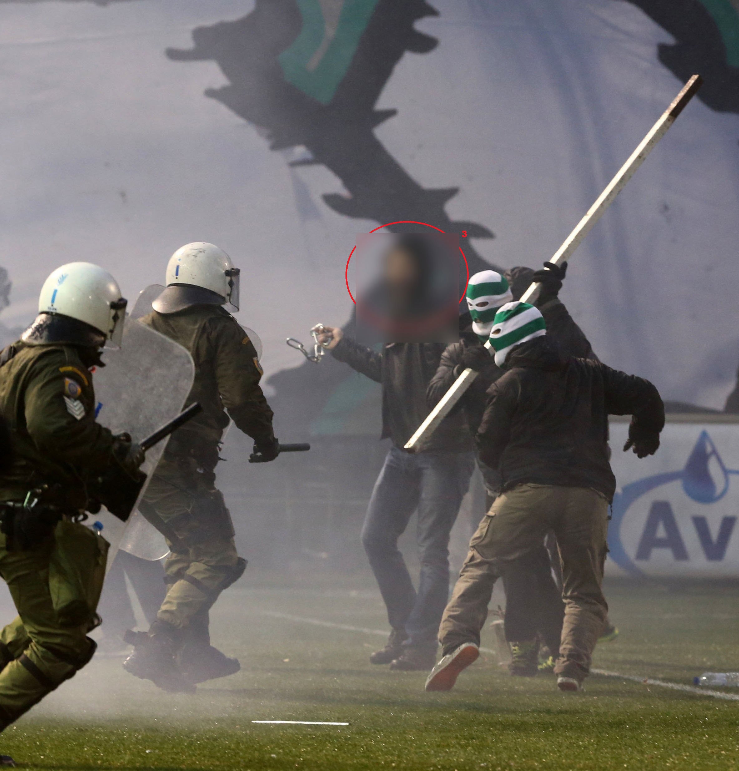 Ταυτοποιήθηκαν δύο δράστες των επεισοδίων στο ντέρμπι- ΦΩΤΟ