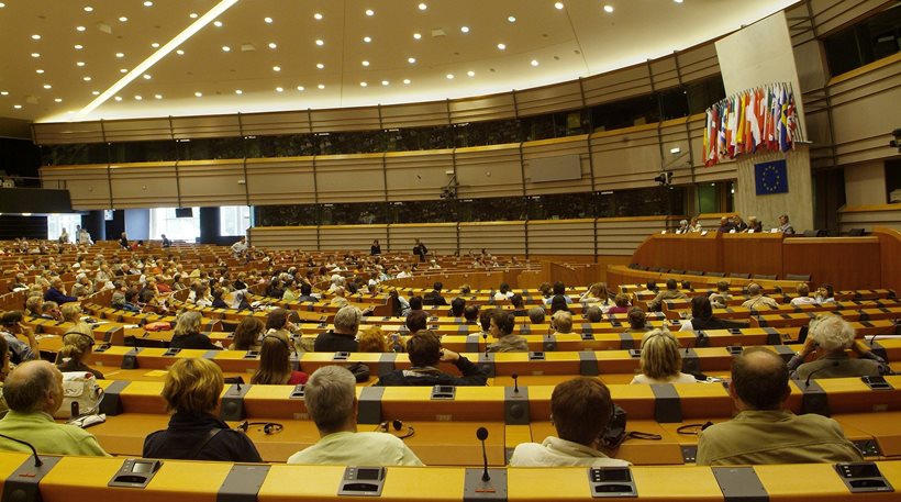 Ευρωπαίοι σοσιαλιστές: Να μπει τέλος στην αυτοκαταστροφική λιτότητα