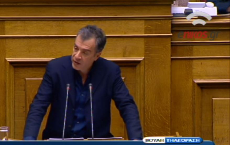 Θεοδωράκης: Ο Τσίπρας δεν είναι ο Καραμανλής που επέστρεψε από το Παρίσι – ΒΙΝΤΕΟ