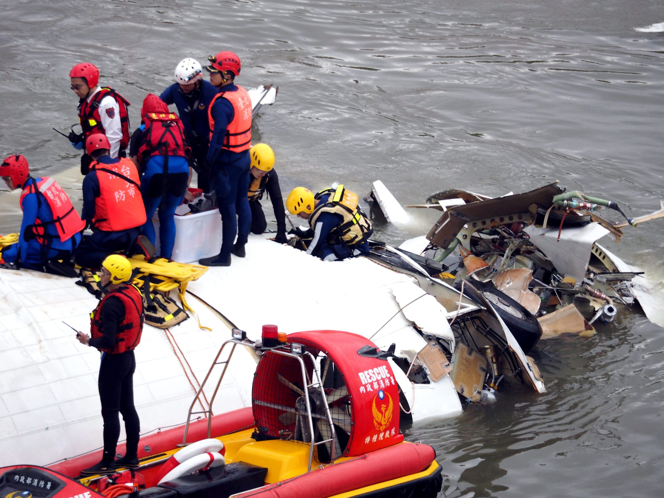 «Ήρωα» χαρακτηρίζουν τον πιλότο του TransAsia