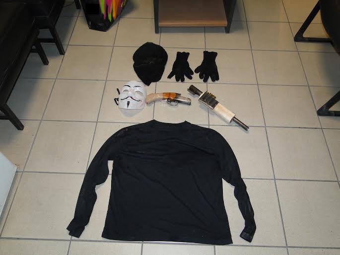 Πήγε για ληστεία φορώντας αποκριάτικη μάσκα