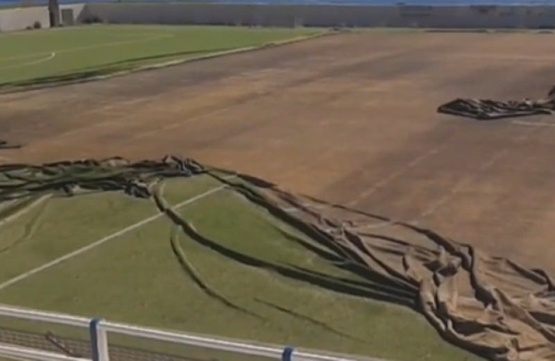 Ανεμοστρόβιλος κατέστρεψε ποδοσφαιρικό γήπεδο στην Ιεράπετρα – ΒΙΝΤΕΟ