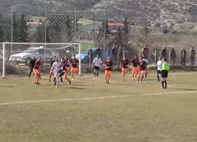 Το ανάποδο ψαλίδι του ερασιτέχνη “Μέσι” – ΒΙΝΤΕΟ