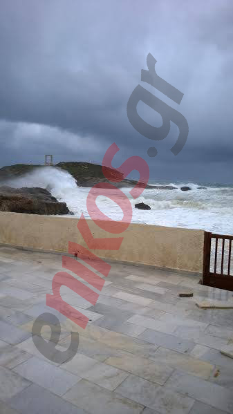 Νάξος – Η θάλασσα βγήκε στη στεριά