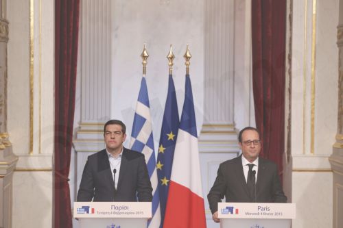 Ο εγκάρδιος χαιρετισμός Ολάντ -Τσίπρα – ΦΩΤΟ