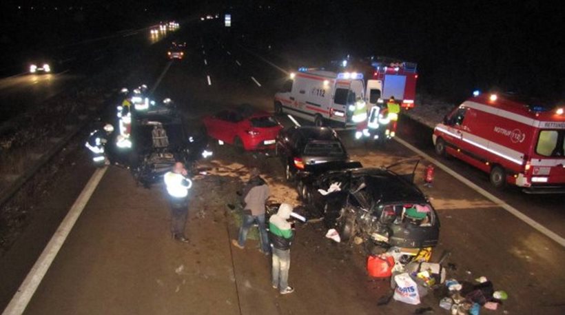 Φρίκη – Οδηγοί φωτογράφιζαν και δεν βοηθούσαν τραυματίες τροχαίου