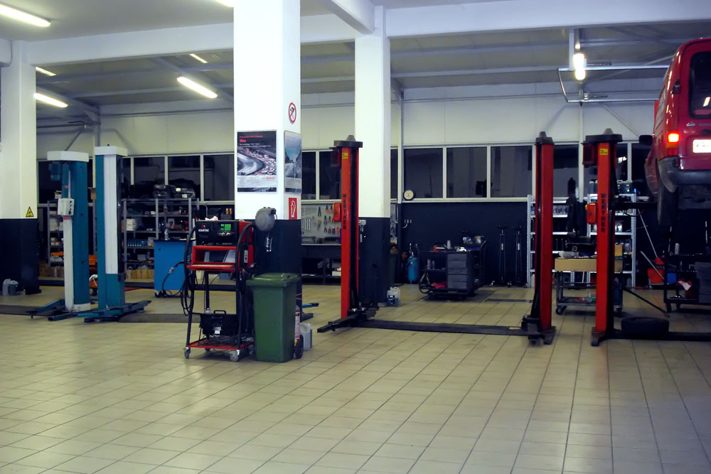 Κομπίνα εκατομμυρίων από συνεργεία αυτοκινήτων