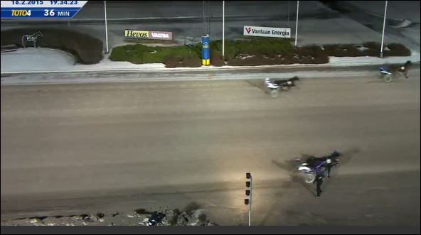 Ο φωτογράφος που τραυματίστηκε σε ιπποδρομία – ΒΙΝΤΕΟ