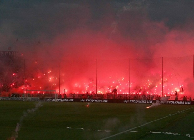 Δακρυγόνα και επεισόδια έξω από το γήπεδο της Τούμπας – ΒΙΝΤΕΟ