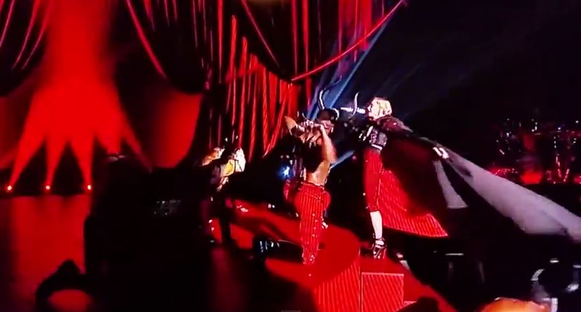 Τούμπα της Madonna στα Brit Awards