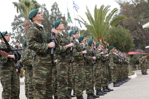 Στο τραπέζι και η θητεία