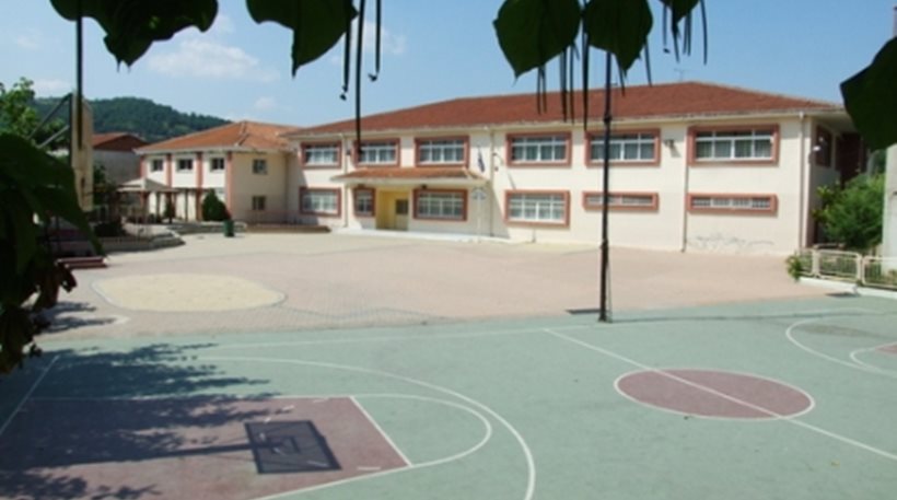 Γονέας ξυλοκόπησε κι έστειλε στο νοσοκομείο τον διευθυντή