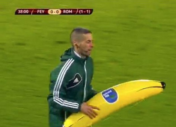 Ρατσιστική επίθεση στον Ζερβίνιο – ΒΙΝΤΕΟ