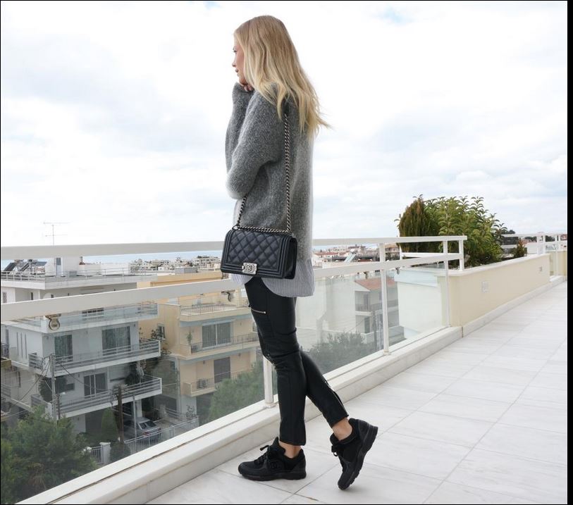 Η σύζυγος του Μπεργκ απαντά στο Twitter σε χυδαία επίθεση – ΦΩΤΟ