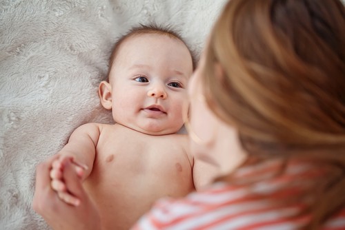 Πώς να φροντίσεις το μωρό τις πρώτες μέρες