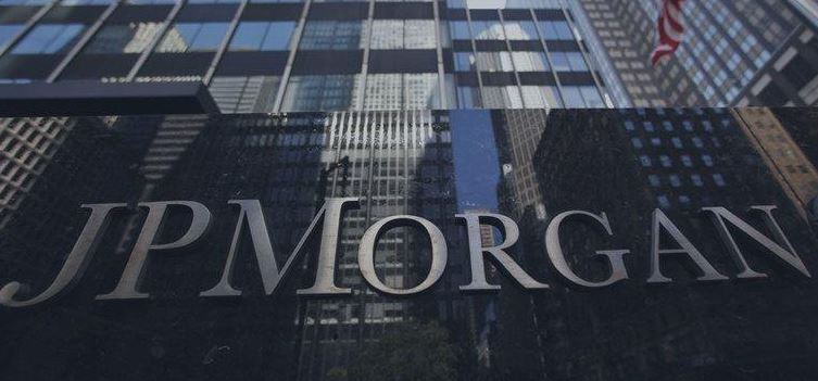 “Καμπανάκι” από τη JP Morgan για τις εκροές καταθέσεων