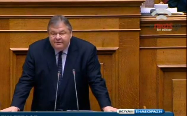 Βενιζέλος: Εντυπωσιακές οι πολιτικές πιρουέτες του υπουργού Οικονομικών