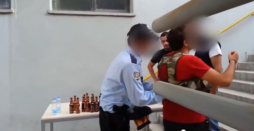 Πήγε στο γήπεδο με 24 μπουκάλια μπύρας – ΒΙΝΤΕΟ