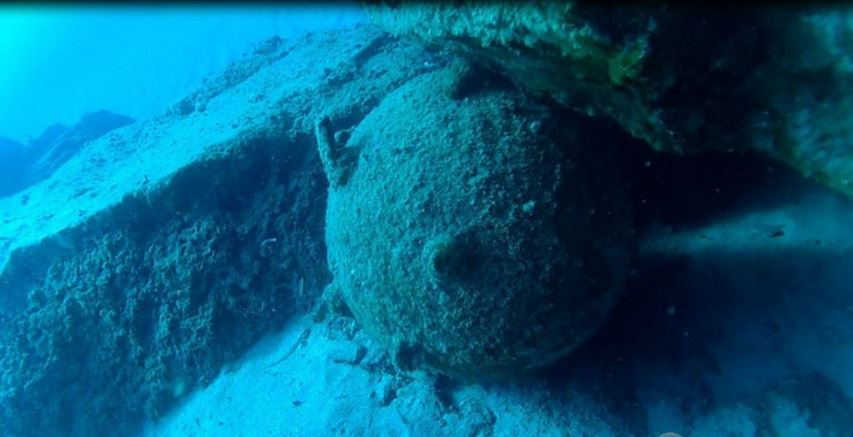 Δύτες βρήκαν μεγάλη νάρκη στην Αγία Πελαγία – ΒΙΝΤΕΟ