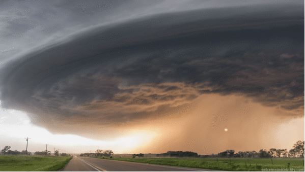 “Ζωντανές” φωτογραφίες από τη στιγμή της καταιγίδας – ΦΩΤΟ