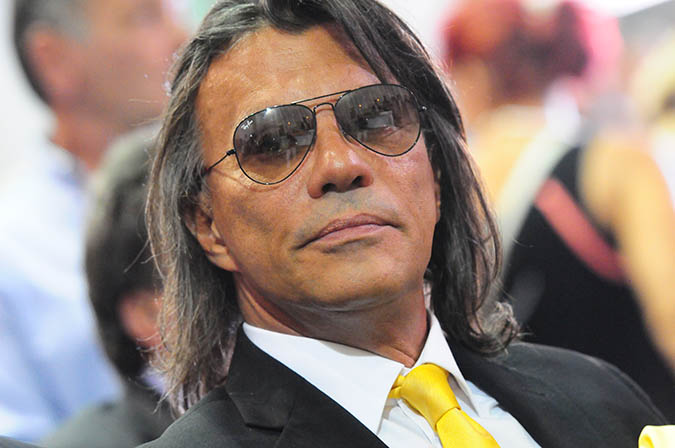 Ψινάκης: “Λαμόγια πάρτε ομπρέλες” – ΦΩΤΟ