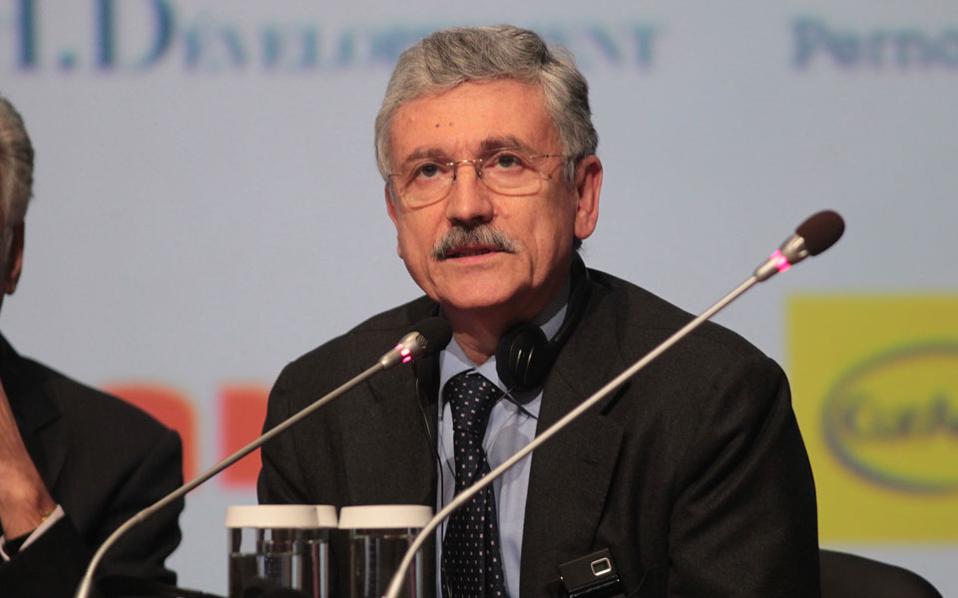 “Η Ευρώπη πρέπει να βοηθήσει τον Τσίπρα”