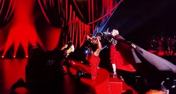 Η Μαντόνα για την τούμπα στα βρετανικά βραβεία – ΒΙΝΤΕΟ