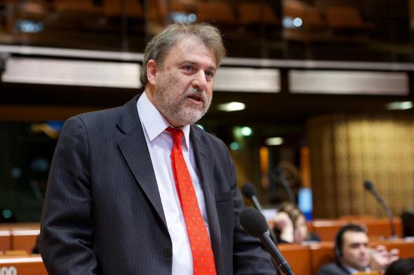 Μαριάς: Αποζημίωση για τους Έλληνες που αυτοκτόνησαν λόγω μνημονίου